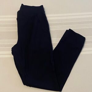 Hue Women’s Navy Blue 7/8 Ponte Pull on Pants - not athletic leggings